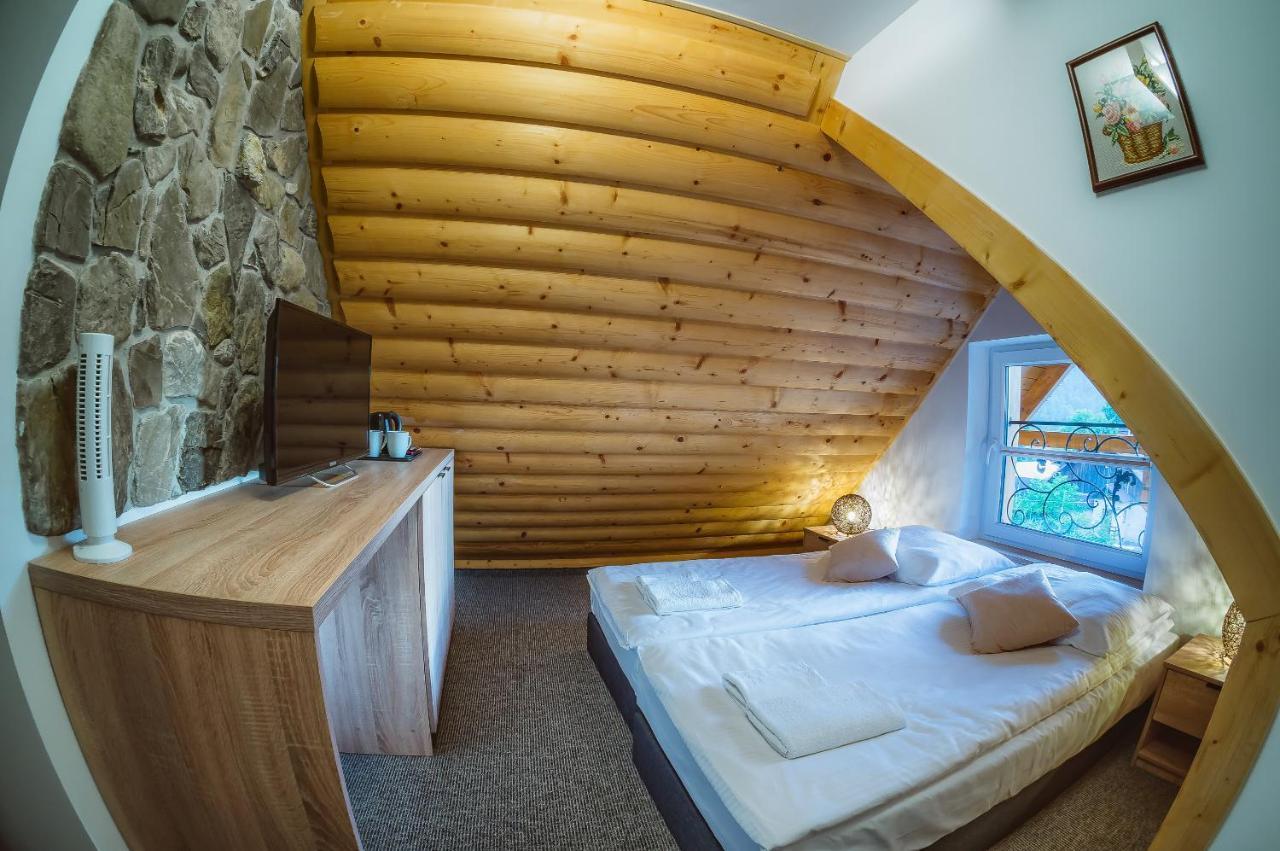 Willa Na Skarpie Szczawnica Esterno foto